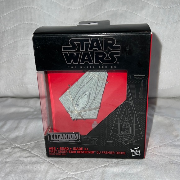 Star Wars Episode VIO Black Series Titanium First Order Star Destroyer NWT - Picture 13 of 13